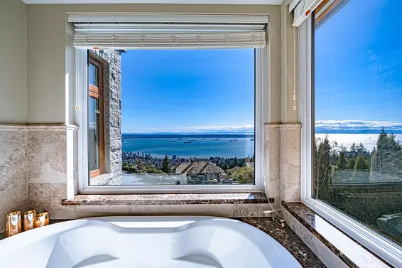 2420 Halston Court, West Vancouver For Sale - image 27