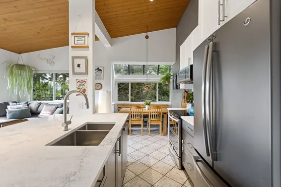 302 146 East 18th Street, North Vancouver For Sale - image 5