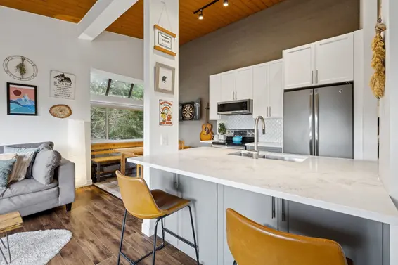 302 146 East 18th Street, North Vancouver For Sale - image 9