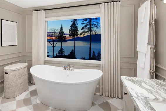 5450 Marine Drive, West Vancouver For Sale - image 25