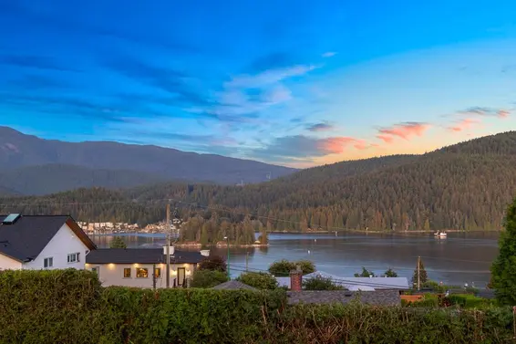 4225 Glenhaven Crescent, North Vancouver