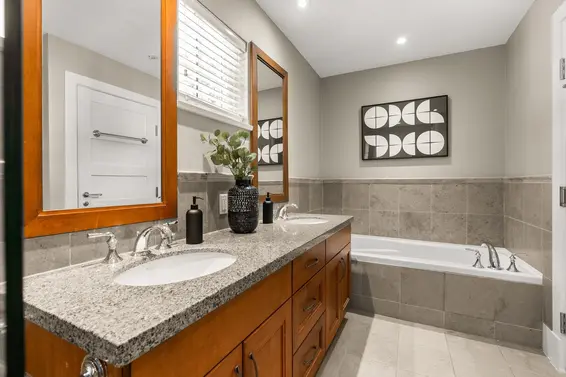 2119 Gordon Avenue, West Vancouver For Sale - image 22