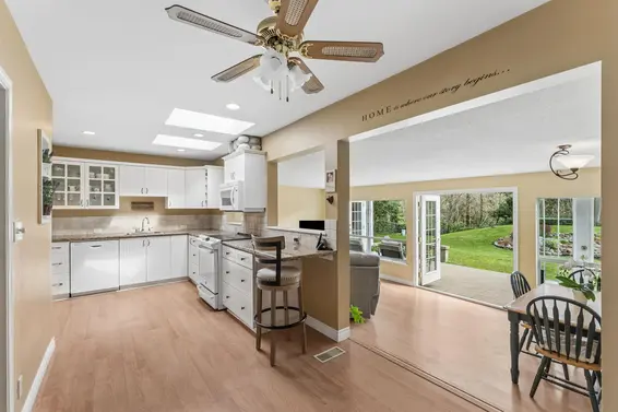 1874 Appin Road, North Vancouver For Sale - image 12