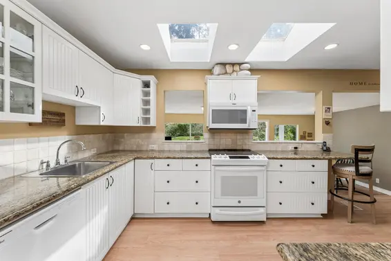 1874 Appin Road, North Vancouver For Sale - image 14