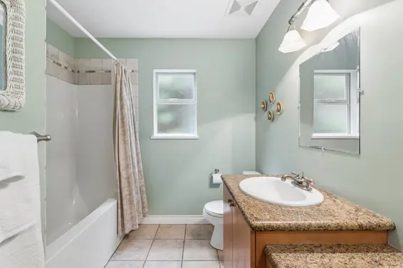 1874 Appin Road, North Vancouver For Sale - image 19