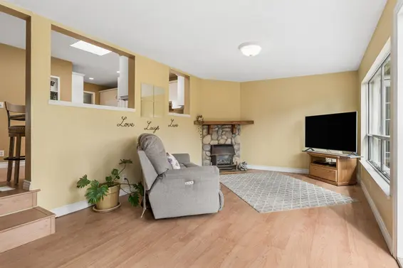 1874 Appin Road, North Vancouver For Sale - image 8