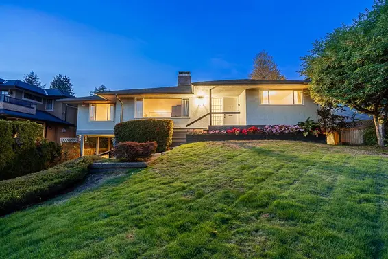 2265 Inglewood Avenue, West Vancouver For Sale - image 2