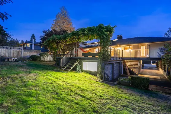 2265 Inglewood Avenue, West Vancouver For Sale - image 21
