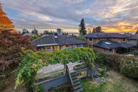 2265 Inglewood Avenue, West Vancouver For Sale - image 23