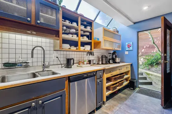 2024 Chesterfield Avenue, North Vancouver For Sale - image 19