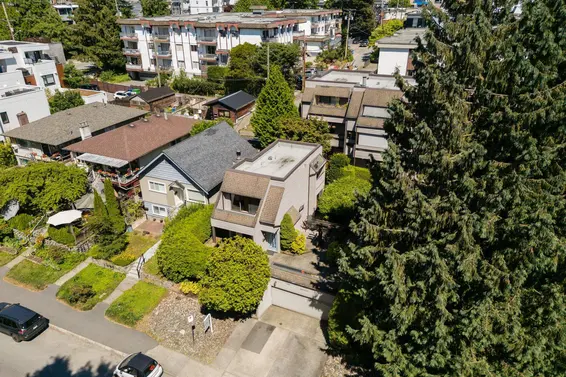 2024 Chesterfield Avenue, North Vancouver For Sale - image 34