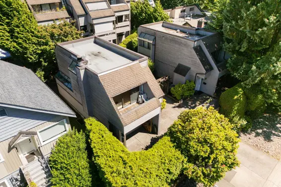 2024 Chesterfield Avenue, North Vancouver For Sale - image 4