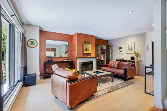 2024 Chesterfield Avenue, North Vancouver For Sale - image 8