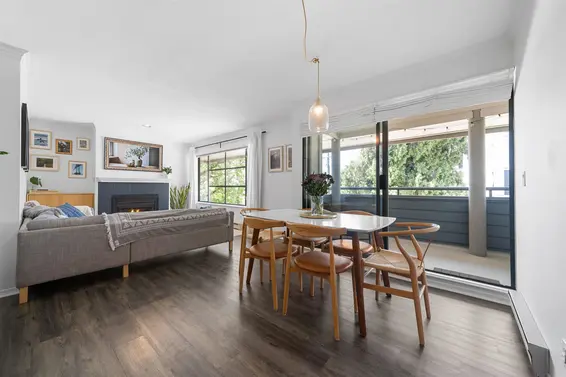 3 2118 Eastern Avenue, North Vancouver