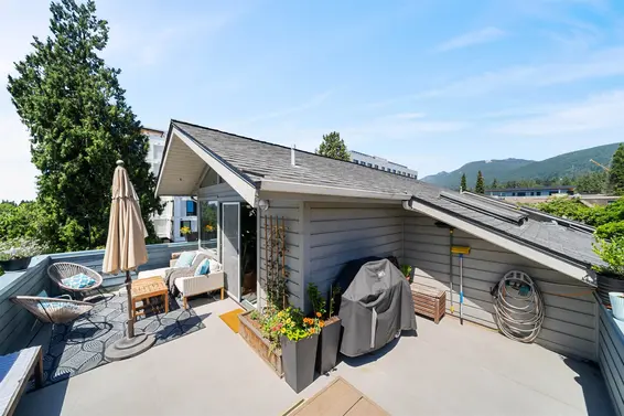 3 2118 Eastern Avenue, North Vancouver For Sale - image 2