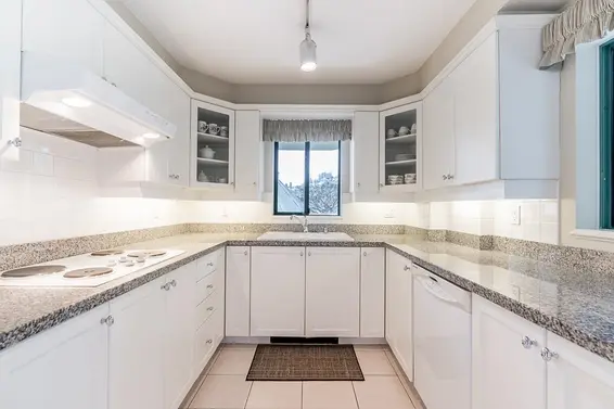 3E 338 Taylor Way, West Vancouver For Sale - image 10