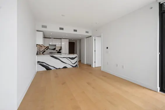 1304 135 East 13th Street, North Vancouver For Sale - image 3