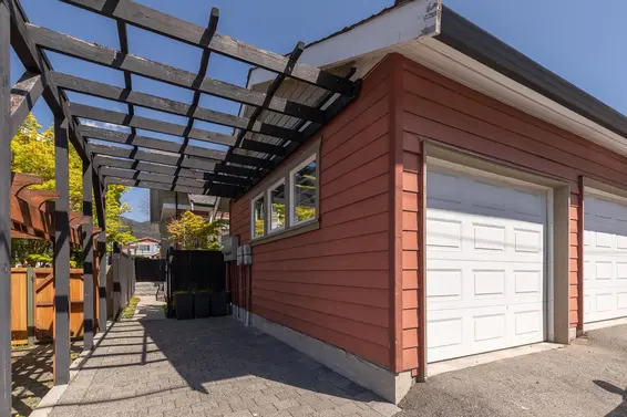 227 East 17 Street, North Vancouver For Sale - image 11