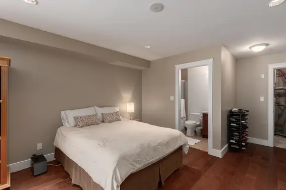 227 East 17 Street, North Vancouver For Sale - image 27