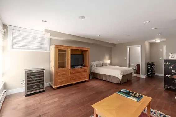 227 East 17 Street, North Vancouver For Sale - image 29
