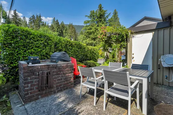 977 Belvedere Drive, North Vancouver For Sale - image 32