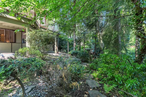 977 Belvedere Drive, North Vancouver For Sale - image 37