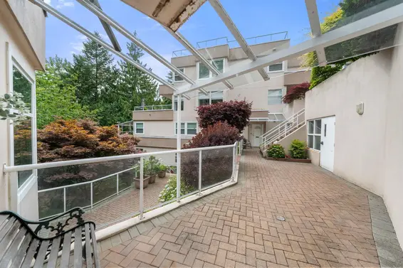 13 2425 Edgemont Boulevard, North Vancouver For Sale - image 40