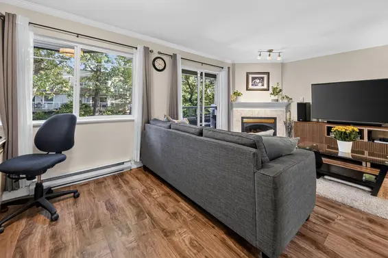 7 828 West 16th Street, North Vancouver For Sale - image 4