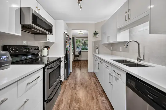 7 828 West 16th Street, North Vancouver For Sale - image 8