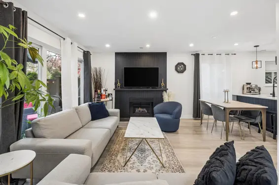 7 848 West 16th Street, North Vancouver For Sale - image 1