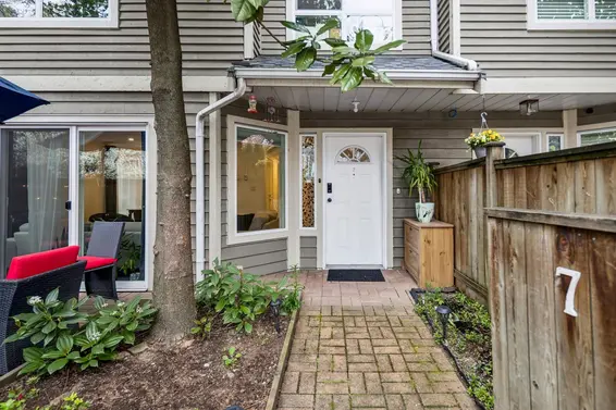 7 848 West 16th Street, North Vancouver For Sale - image 3