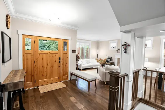 1376 Dyck Road, North Vancouver For Sale - image 2