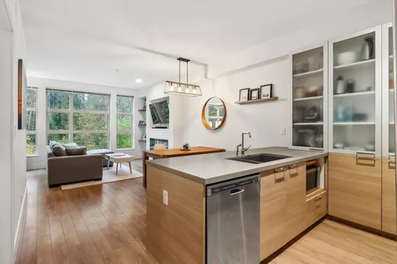 422 3606 Aldercrest Drive, North Vancouver