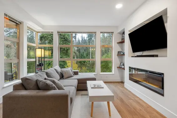 422 3606 Aldercrest Drive, North Vancouver For Sale - image 4