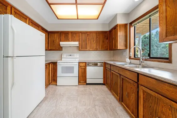 3833 Lynn Valley Road, North Vancouver For Sale - image 12