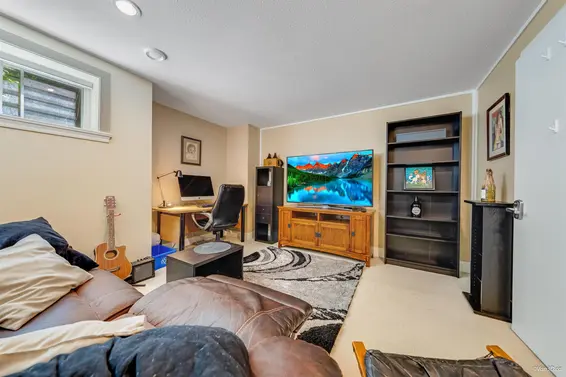 1626 St. Andrews Avenue, North Vancouver For Sale - image 6