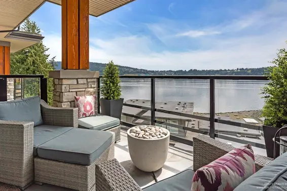 401 3911 Cates Landing Way, North Vancouver