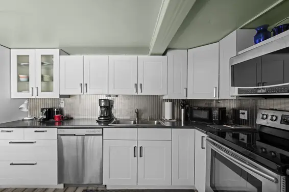 4 1681 Columbia Street, North Vancouver For Sale - image 10