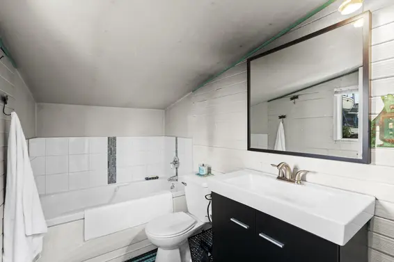 4 1681 Columbia Street, North Vancouver For Sale - image 18