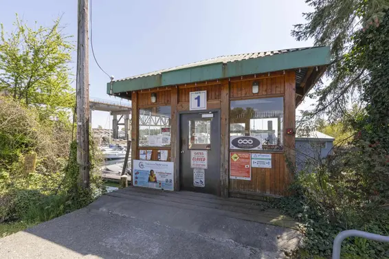 4 1681 Columbia Street, North Vancouver For Sale - image 32