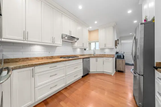 341 East 8th Street, North Vancouver For Sale - image 10