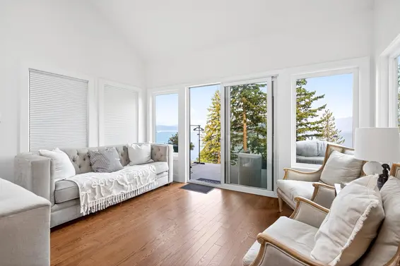 8598 Bedora Place, West Vancouver For Sale - image 3