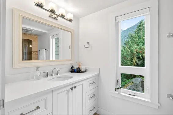 8598 Bedora Place, West Vancouver For Sale - image 9