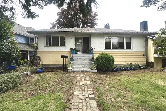 313 East 13th Street, North Vancouver