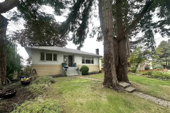 313 East 13th Street, North Vancouver For Sale - image 7