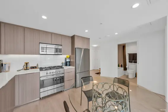 804 1401 Hunter Street, North Vancouver For Sale - image 4