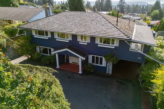 741 Montroyal Boulevard, North Vancouver