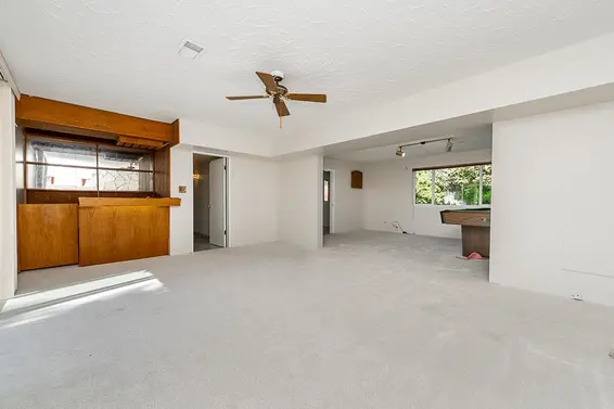 741 Montroyal Boulevard, North Vancouver For Sale - image 12
