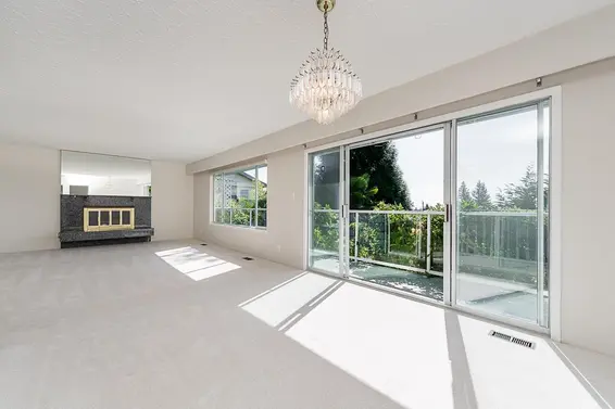 741 Montroyal Boulevard, North Vancouver For Sale - image 16