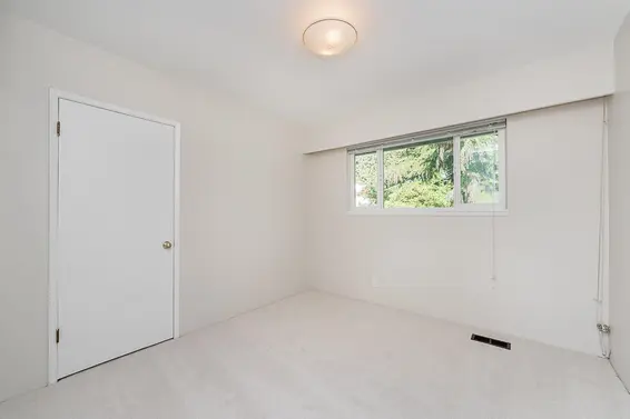 741 Montroyal Boulevard, North Vancouver For Sale - image 26